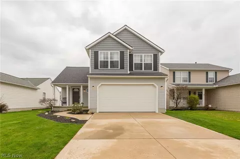 38265 Pelican Lake Dr, North Ridgeville, OH 44039