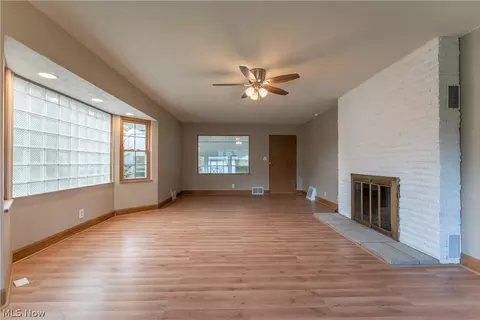 Living - 191 Oneida Ave NW, Canton, OH 44708 photo 5 of 8