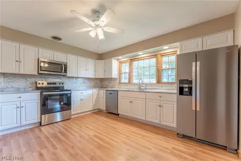 Kitchen - 191 Oneida Ave NW, Canton, OH 44708 photo 1 of 2