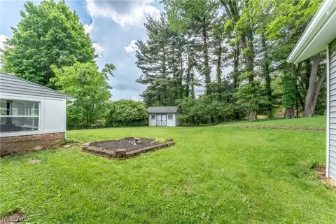 Exterior - 191 Oneida Ave NW, Canton, OH 44708 photo 10 of 11