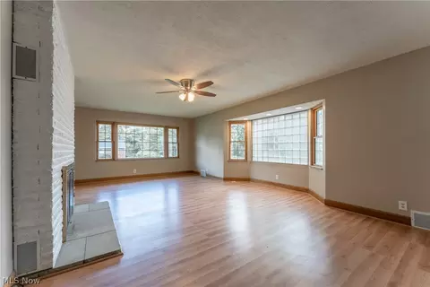 Living - 191 Oneida Ave NW, Canton, OH 44708 photo 4 of 8