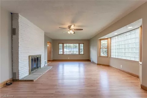 Living - 191 Oneida Ave NW, Canton, OH 44708 photo 6 of 8