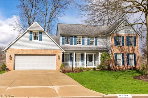 6634 Corrine Dr NW, Canton, OH 44718