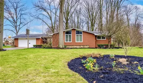 3161 Hoffman Cir NE, Warren, OH 44483