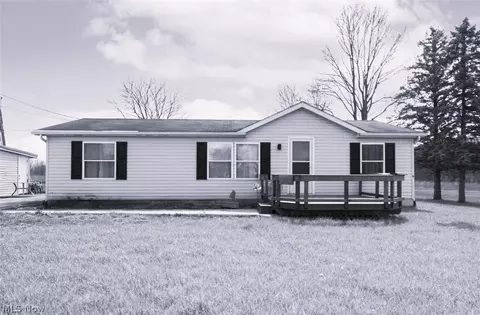 13676 Lisbon St SE, Paris, OH 44669