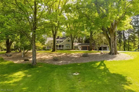 6715 Eagle Rd, Waite Hill, OH 44094