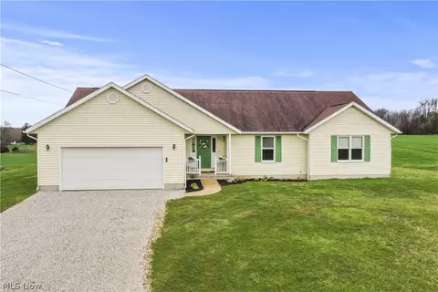 1106 Apple Ridge Rd, Clinton, OH 44216