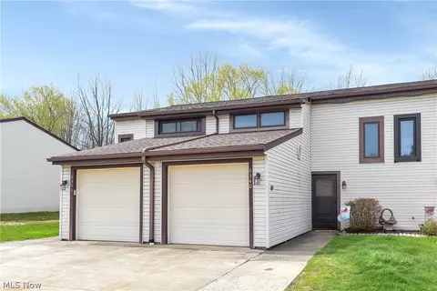 6340 Forest Park Dr #83, North Ridgeville, OH 44039
