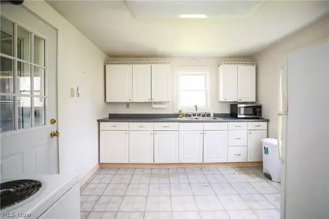 Kitchen - 4903 Judy Rd, Rootstown, OH 44272 photo 2 of 3