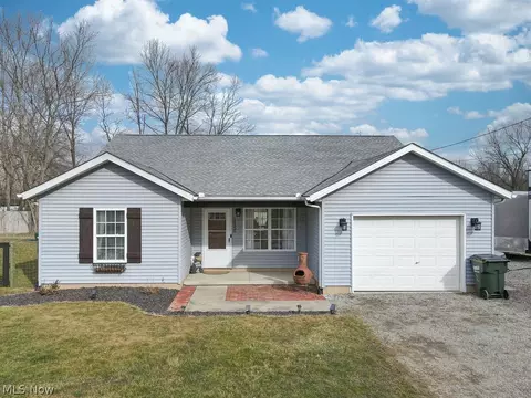 15355 Knoll St NE, Alliance, OH 44601