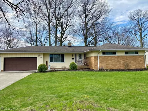 29730 Arthur Ave, Wickliffe, OH 44092