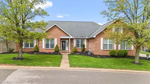 40 Westwood Dr, Parkersburg, WV 26101