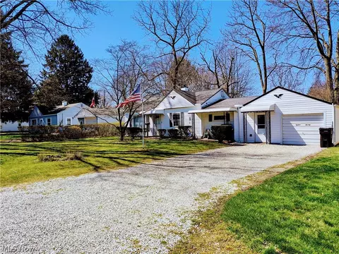 Exterior - 1870 Benjamin Rd, Madison, OH 44057 photo 3 of 11