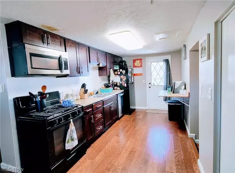 Kitchen - 1870 Benjamin Rd, Madison, OH 44057 photo 1 of 3