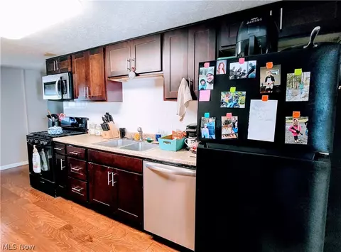 Kitchen - 1870 Benjamin Rd, Madison, OH 44057 photo 2 of 3