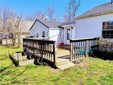Exterior - 1870 Benjamin Rd, Madison, OH 44057 photo 4 of 11