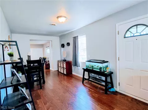 Living - 1870 Benjamin Rd, Madison, OH 44057 photo 5 of 5