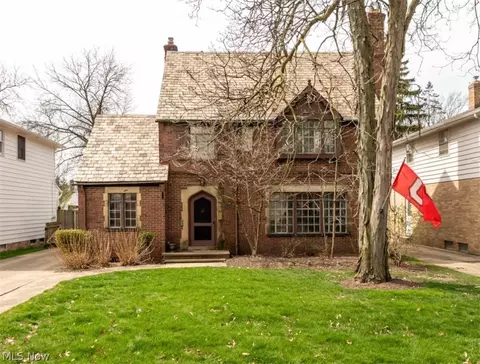 2324 Loyola Rd, University Heights, OH 44118