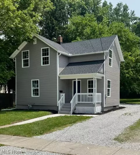 467 S Walnut St, Ravenna, OH 44266