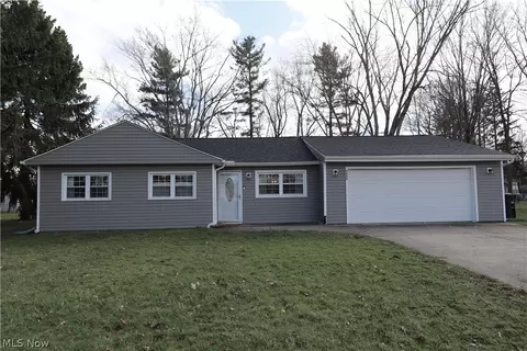 3692 Manchester Dr, Brunswick, OH 44212