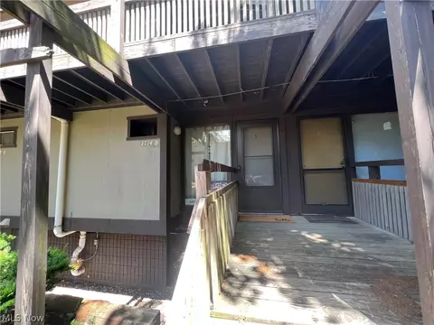 1714 Treetop Trl #B, Akron, OH 44313