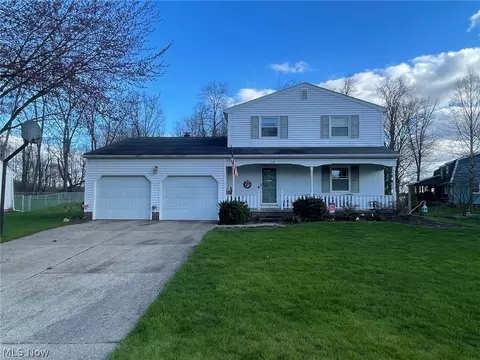 510 10th St NE, North Canton, OH 44720
