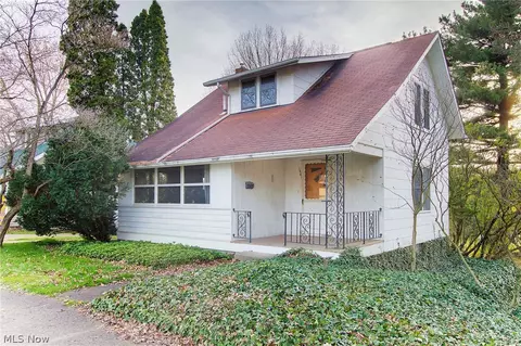 1461 1st St NE, Massillon, OH 44646