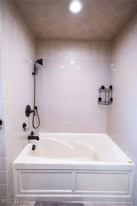 Bath - 8070 Garnet Ave, Canton, OH 44721 photo 4 of 6