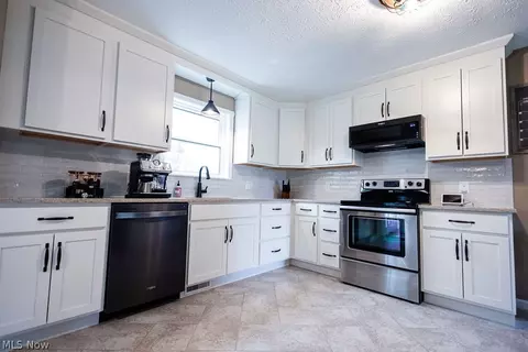 Kitchen - 8070 Garnet Ave, Canton, OH 44721 photo 1 of 6