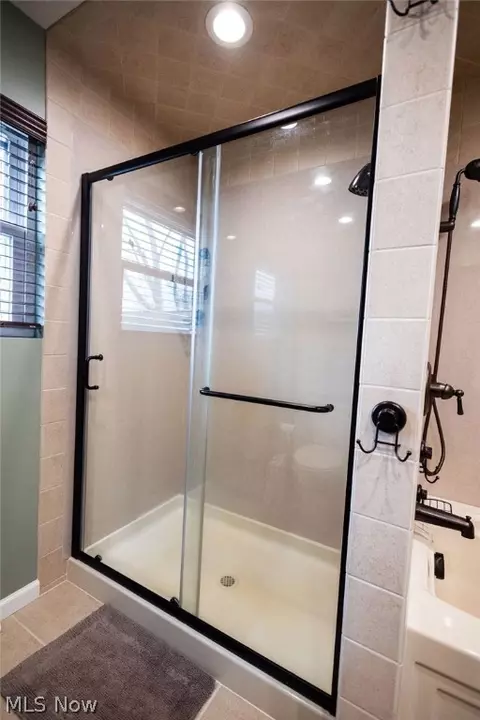 Bath - 8070 Garnet Ave, Canton, OH 44721 photo 3 of 6