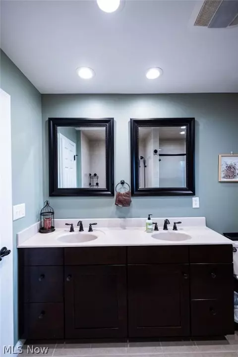 Bath - 8070 Garnet Ave, Canton, OH 44721 photo 5 of 6