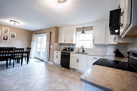Kitchen - 8070 Garnet Ave, Canton, OH 44721 photo 2 of 6