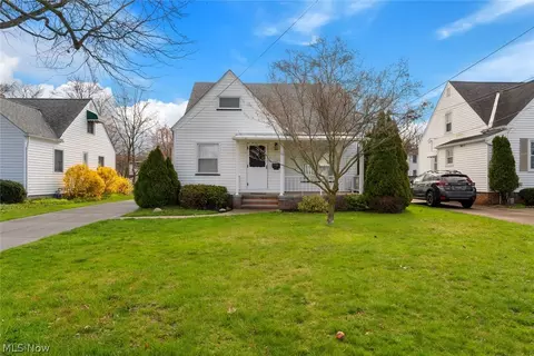 5145 Lucydale Ave, North Olmsted, OH 44070