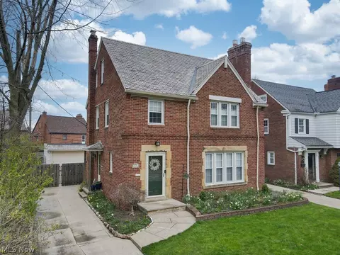 2556 Channing Rd, University Heights, OH 44118