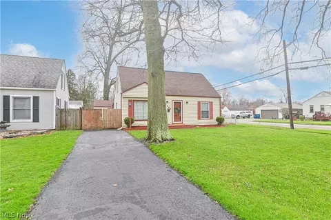 3657 Risher Rd, Youngstown, OH 44511