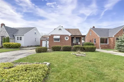 28522 Parkwood Dr, Willowick, OH 44095