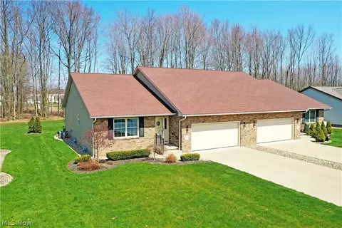 7 Spring Creek Dr #B, Cortland, OH 44410
