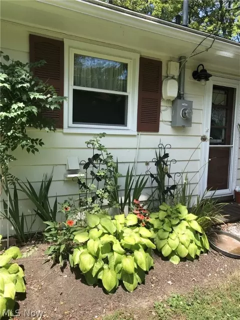 Exterior - 62 E Shore Blvd, Timberlake, OH 44095 photo 4 of 9
