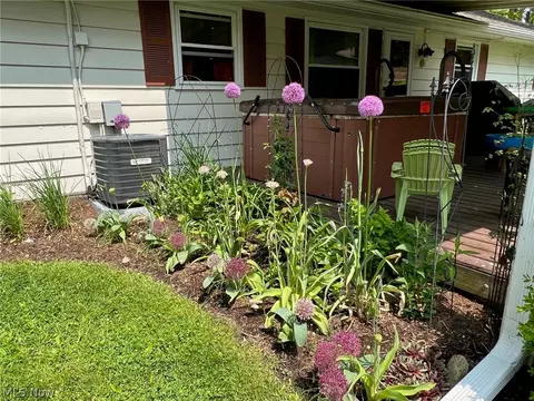 Exterior - 62 E Shore Blvd, Timberlake, OH 44095 photo 6 of 9