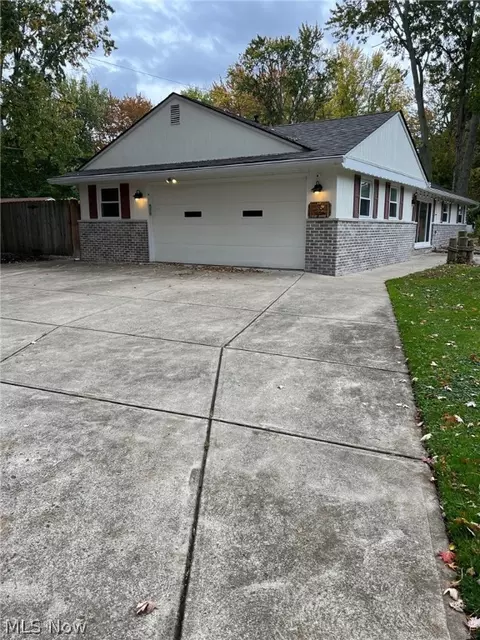 Exterior - 62 E Shore Blvd, Timberlake, OH 44095 photo 5 of 9