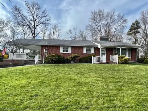 225 Allynd Blvd, Chardon, OH 44024