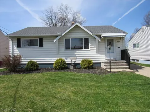 6034 Alvin Dr, Brook Park, OH 44142