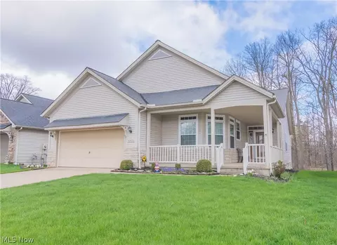 10476 W Ravine View Ct, North Royalton, OH 44133