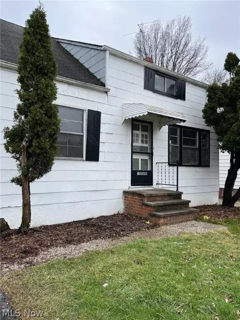 19508 Fairway Ave, Maple Heights, OH 44137