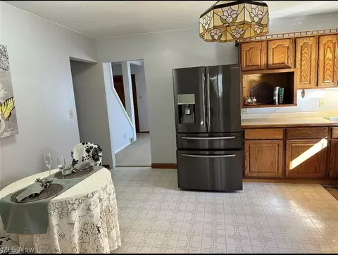 819 Thayer Ave, Ashtabula, OH 44004 photo 5