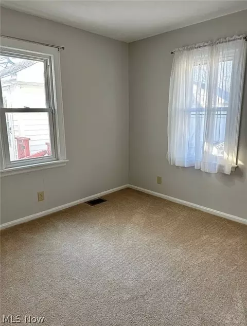 819 Thayer Ave, Ashtabula, OH 44004 photo 12