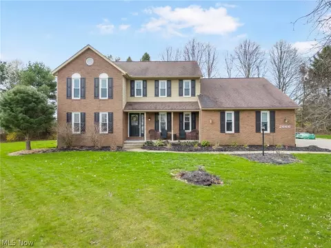 2666 Sutherland Cir NW, North Canton, OH 44720