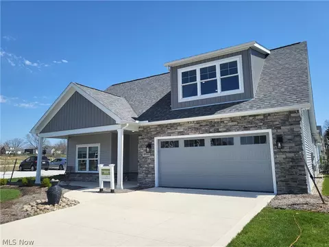 4451 Dogwood Ct #31, North Canton, OH 44720