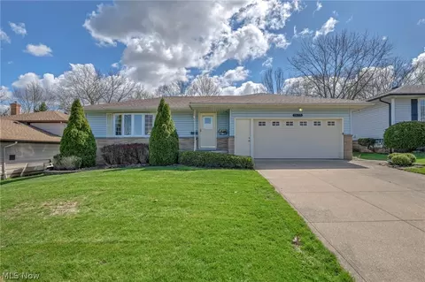 2675 Coventry Dr, Parma, OH 44134