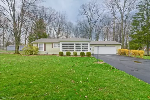 3750 Cumberland Cir, Youngstown, OH 44515